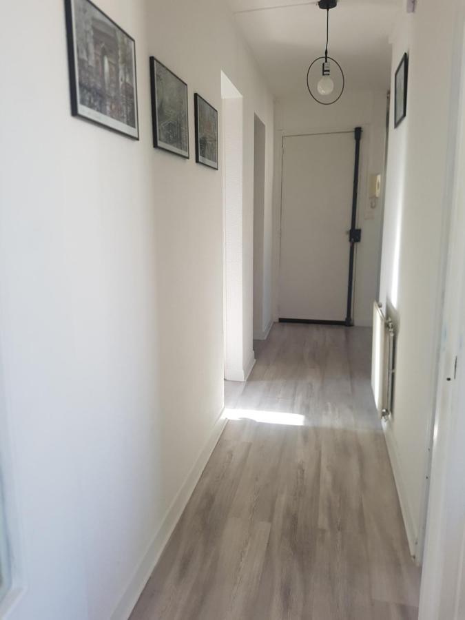 Logement Entier - Appartement T4 Hypercentre Dans Une Rue Calme - Stationnement Gratuit Tarbes Esterno foto