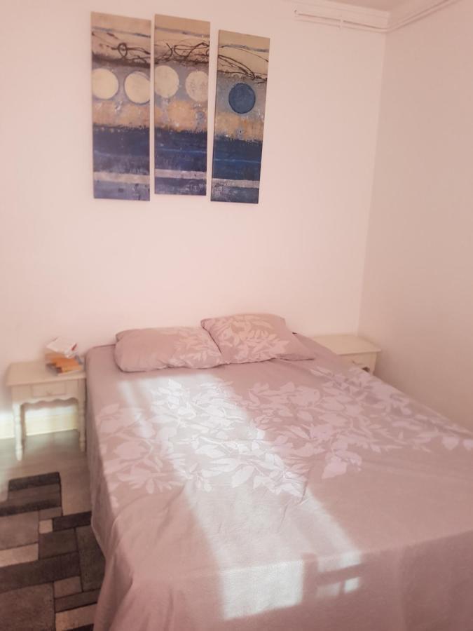 Logement Entier - Appartement T4 Hypercentre Dans Une Rue Calme - Stationnement Gratuit Tarbes Esterno foto