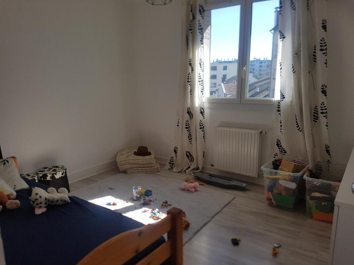 Logement Entier - Appartement T4 Hypercentre Dans Une Rue Calme - Stationnement Gratuit Tarbes Esterno foto