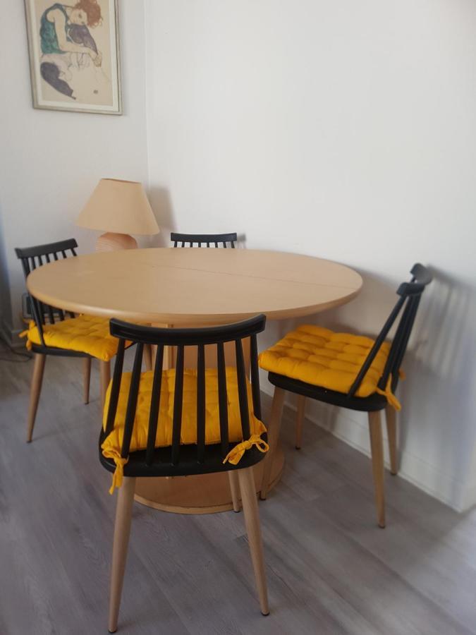 Logement Entier - Appartement T4 Hypercentre Dans Une Rue Calme - Stationnement Gratuit Tarbes Esterno foto